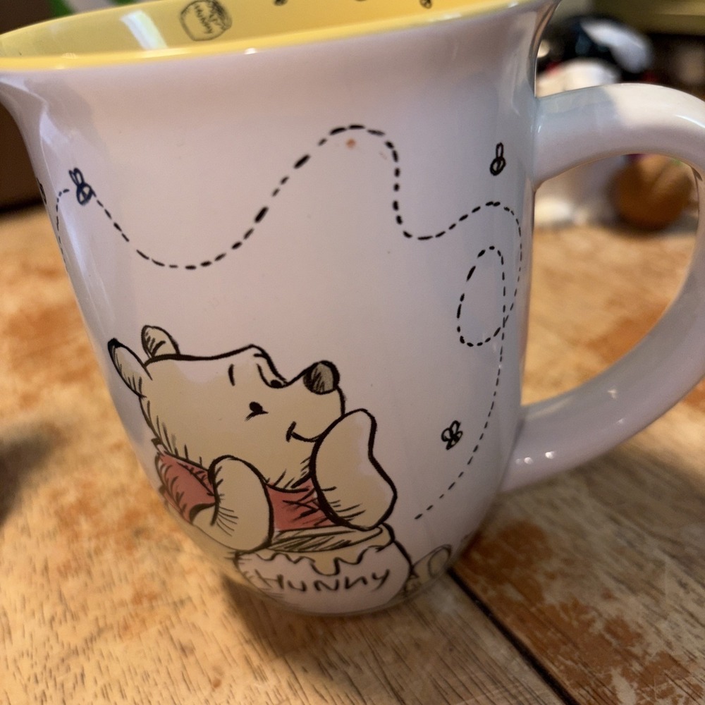Winnie The Pooh Coffee Mug Disney Pooh Bear 2-Sided Large 20 Oz Piglet On Back